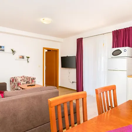 Appartement Marco Polo - M3 First Floor - Mpolo