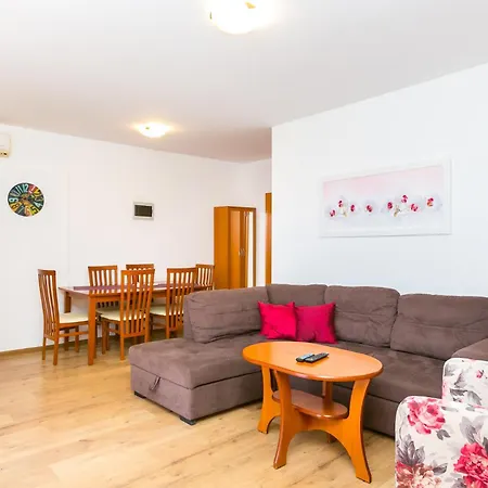 Apartment Marco Polo - M3 First Floor - Mpolo *