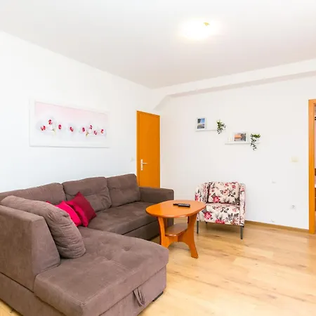 Appartement Marco Polo - M3 First Floor - Mpolo *
